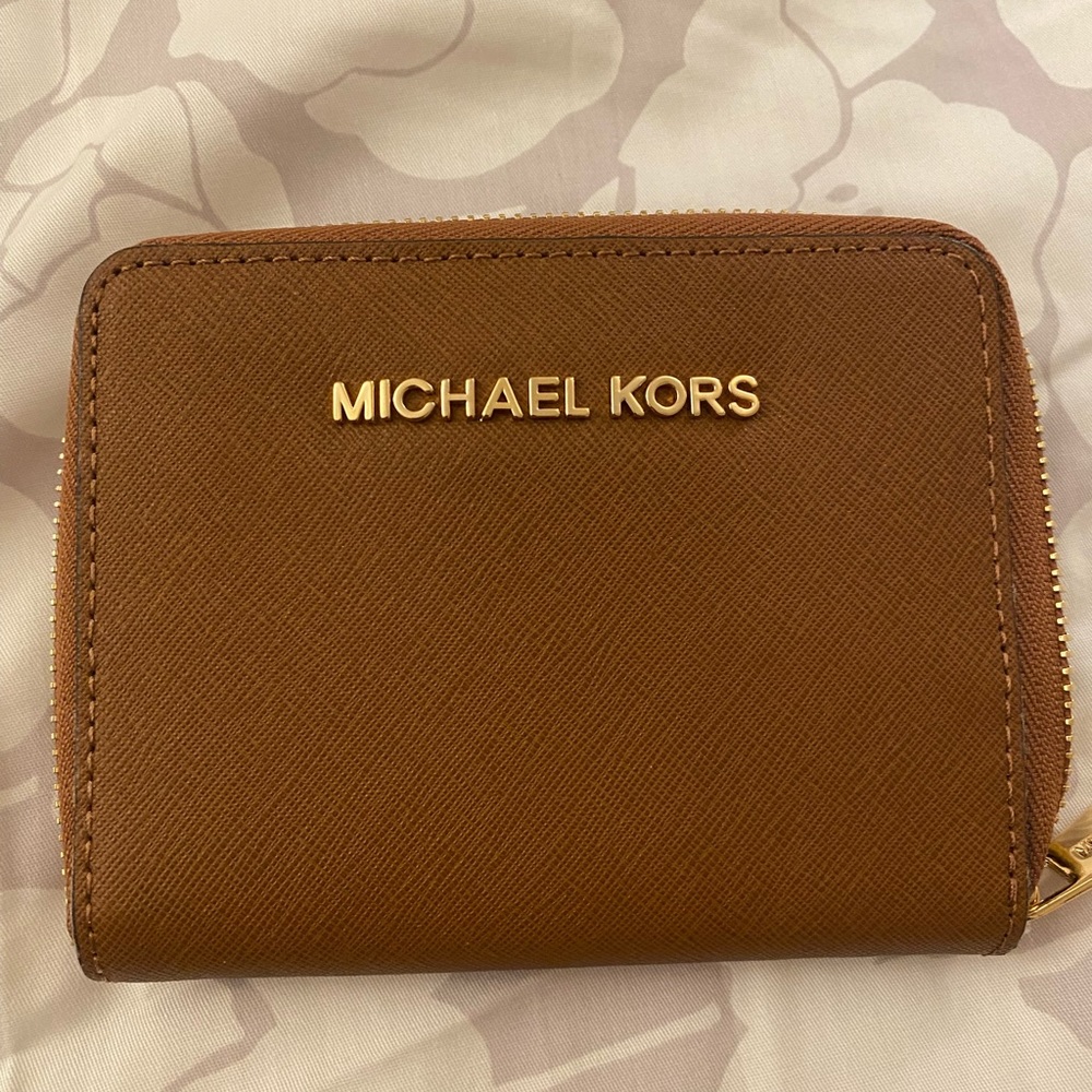Brand new beige Michael Kors zip wallet